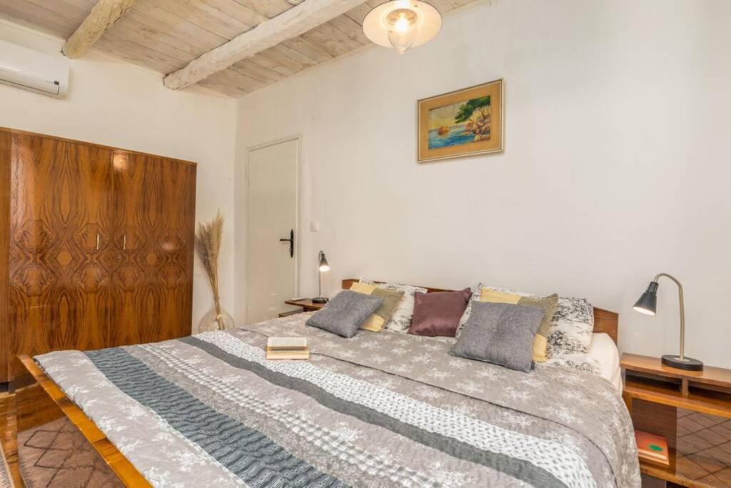 Casa Di Pietra Matelici Villa Divšići Buitenkant foto