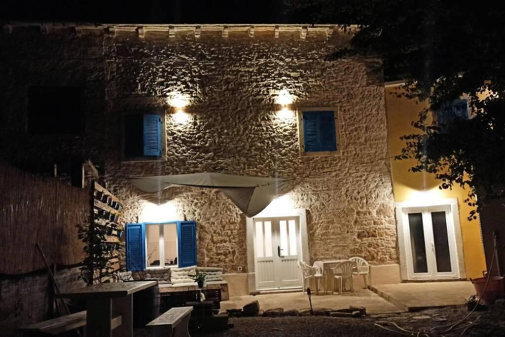 Casa Di Pietra Matelici Villa Divšići Buitenkant foto