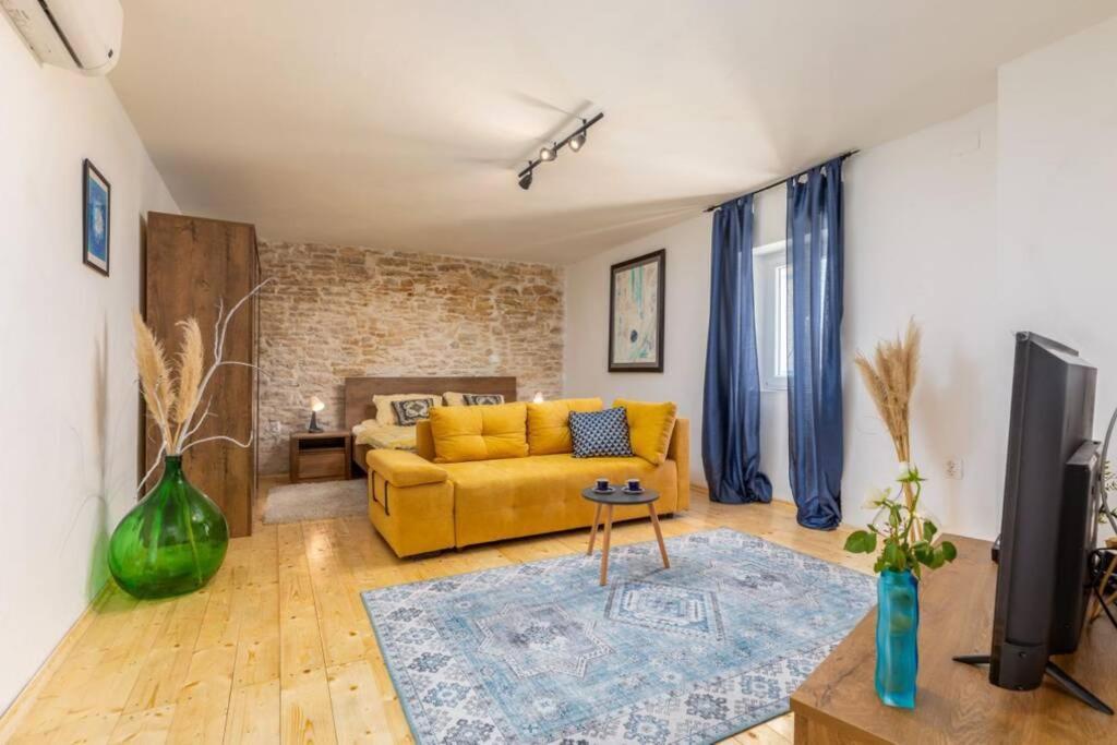 Casa Di Pietra Matelici Villa Divšići Buitenkant foto