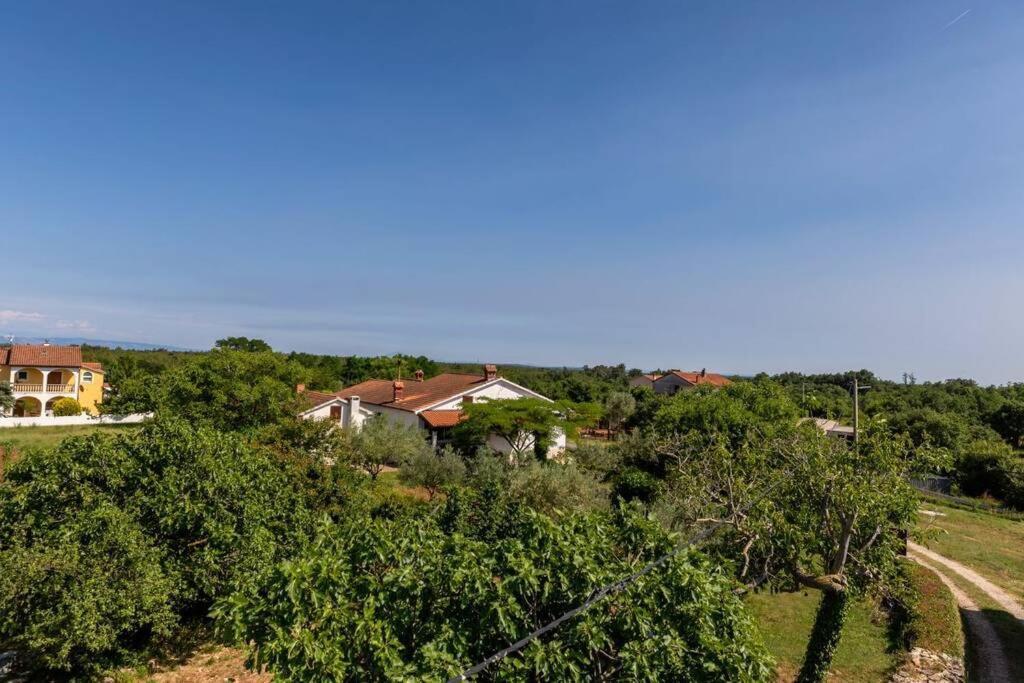 Casa Di Pietra Matelici Villa Divšići Buitenkant foto